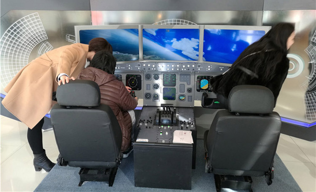 科普教育飞行模拟体验.jpg