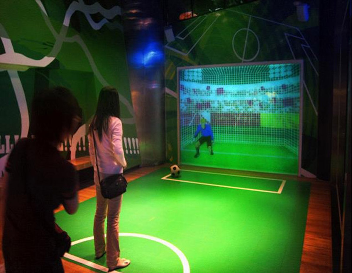 东山科普教育虚拟足球体验