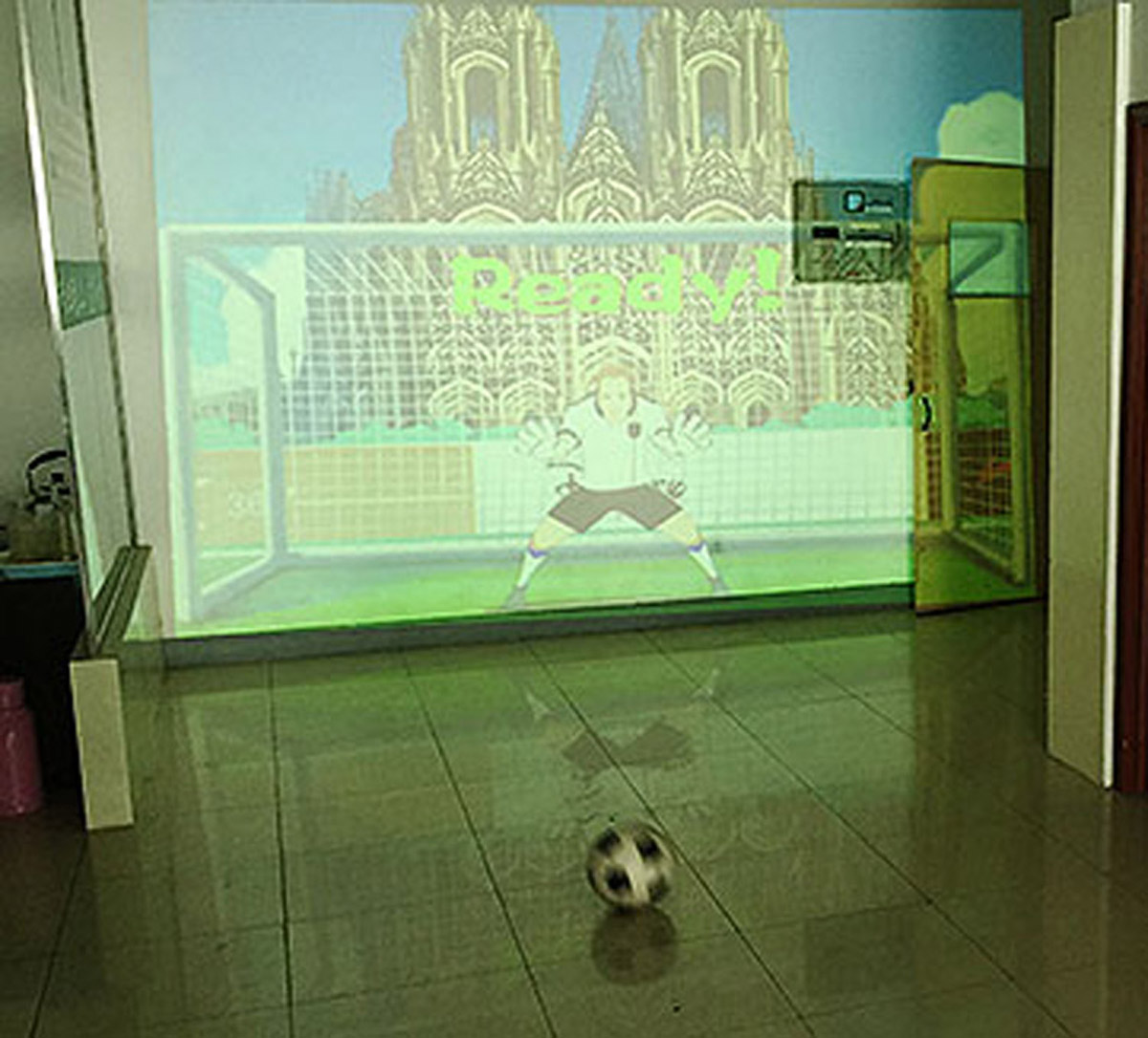 科普教育使用体感识别技术的虚拟足球射门.jpg